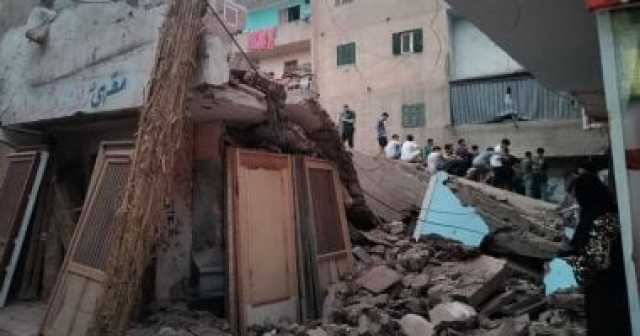 انهيار عقار غير مأهول بالسكان في مدينة الرياض بكفر الشيخ.. صور