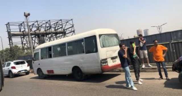 أتوبيس يصدم عربة كارو ويصيب عامل وسيدة ونفوق حمار بكرداسة