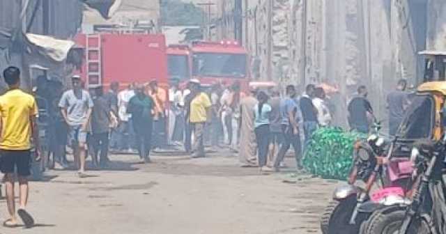 تفحم سيارتى نقل فى حريق مخزن بلاستيك وكرتون بمينا البصل بالإسكندرية
