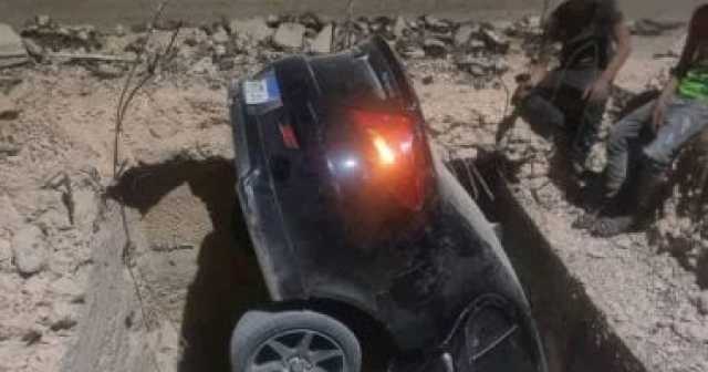 فيديو يوثق الحادث.. تفاصيل سقوط سيارة داخل حفرة ضخمة بحدائق أكتوبر