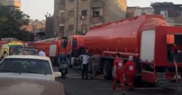 الحماية المدنية تسيطر على حريق مخزن مواسير بلاستيك ببولاق أبو العلا.. صور