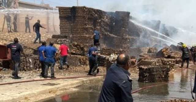 السيطرة على حريق مصنع كرتون فى مدينة بدر دون إصابات.. صور