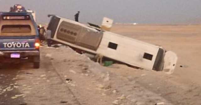 إصابة 30 شخصا فى تصادم أتوبيس مع سيارة نصف نقل بطريق أسيوط – البحر الأحمر