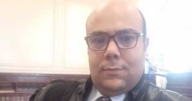 القصة الكاملة لوفاة محام حزنا على نجله المريض.. والطفل يلحق به بعد يوم واحد