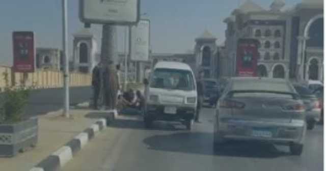 إصابة شخص صدمته سيارة أثناء عبوره للطريق بمدينة نصر
