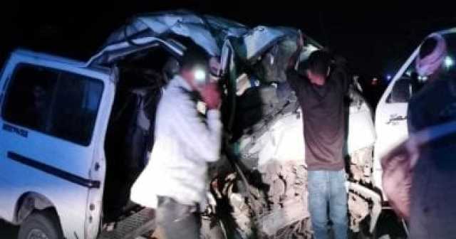 مصرع 7 أشخاص وإصابة 7 آخرين فى حادث انقلاب ميكروباص بطريق الكريمات فى أطفيح