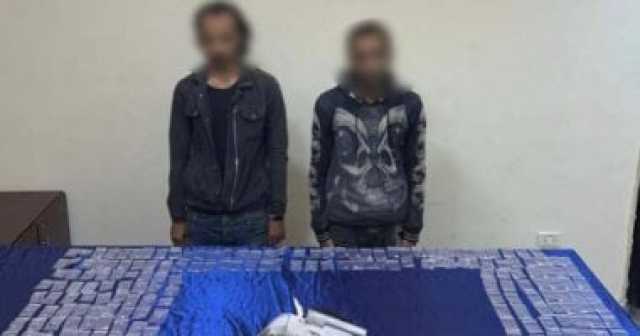 ضبط عاطلين يروجان المخدرات بالجيزة بعد تداول فيديو على السوشيال ميديا