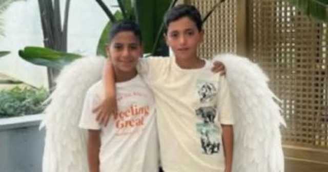 تشييع جثمانى شقيقين بعد حادث انقلاب واشتعال سيارة بطريق خط 12 بالقناطر الخيرية