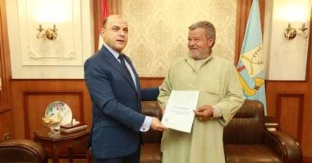 توافد الناخبين على لجنة الشهيد إيهاب مرسى بحدائق أكتوبر للإدلاء بأصواتهم