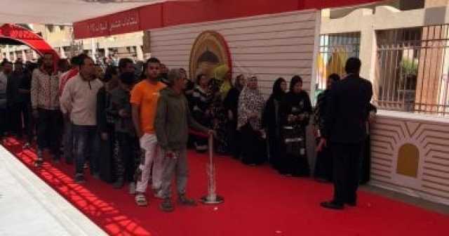 إقبال كثيف من الشباب للتصويت في ثاني أيام انتخابات النواب بالأسمرات.. صور