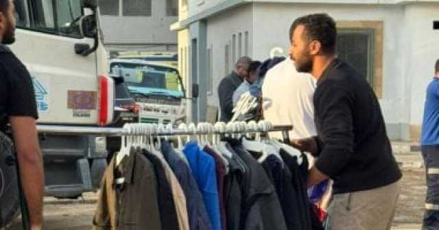 لحظة إخراج ملابس أبطال مسلسل محمد إمام من النيران بحريق ستديو مصر.. صور