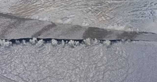 كثافات مرورية بسبب كسر ماسورة فى حدائق القبة.. صور