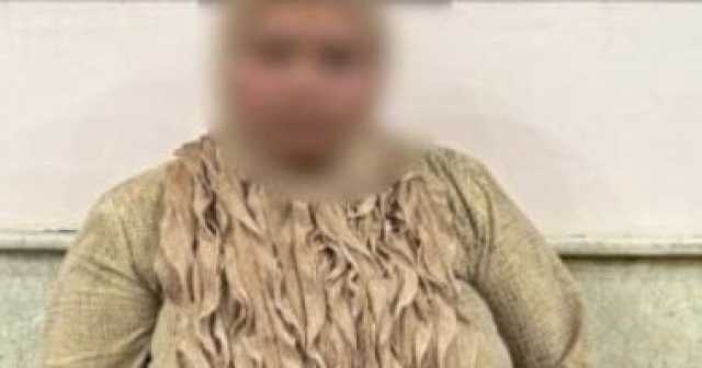 وزارة الداخلية تضبط سيدة توزع كروت بمحيط لجان الاسكندرية