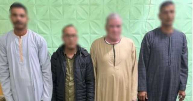 وزارة الداخلية تضبط 4 أشخاص لتوزيعهم أموالا بمحيط لجان انتخابات النواب بالمنيا