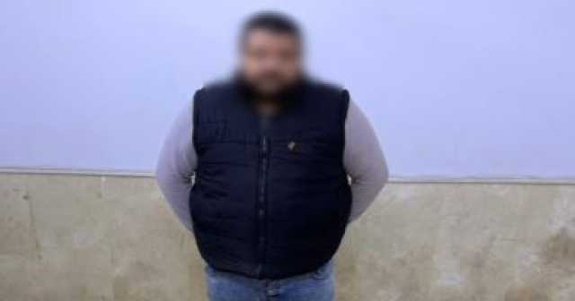 وزارة الداخلية تضبط شخص يوزع كروتا دعائية بمحيط لجان بأسيوط