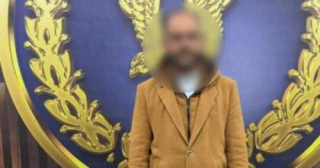 وزارة الداخلية تضبط شخصا يوزع كروتا بمحيط لجان المحمودية