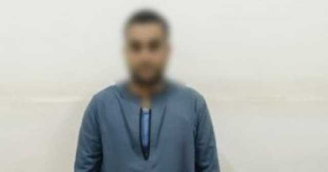 وزارة الداخلية تضبط شخص يوزع أموالا بمحيط لجان أسيوط