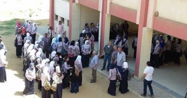 ضبط طالبتين ثانوى إثر وقوع مشاجرة أمام مدرسة المعلمات بدمنهور