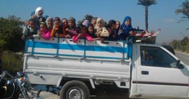 ضبط المتهم بتحميل اطفال بصندوق سيارة