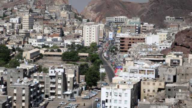 مالكو العقارات بعدن يرفعون ايجارات الشقق السكنية إلى الضعف ويشترطون الدفع بالعملة الصعبة