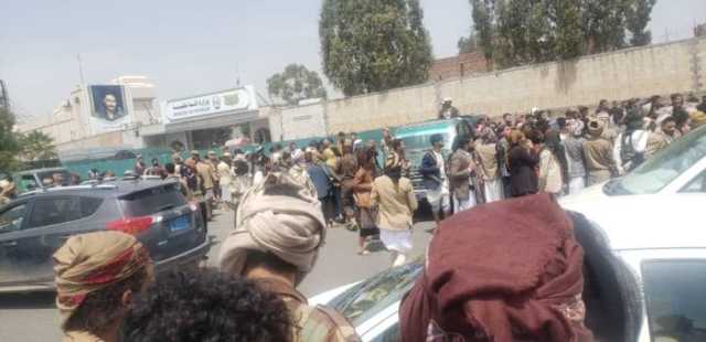 صنعاء.. وقفة احتجاجية تطالب الحوثيين بمحاسبة قتلة احد ابناء القبيطة