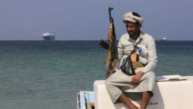 'المونيتور': جماعات القرصنة استغلت هجمات الحوثي في البحر الأحمر لمعاودة نشاطها