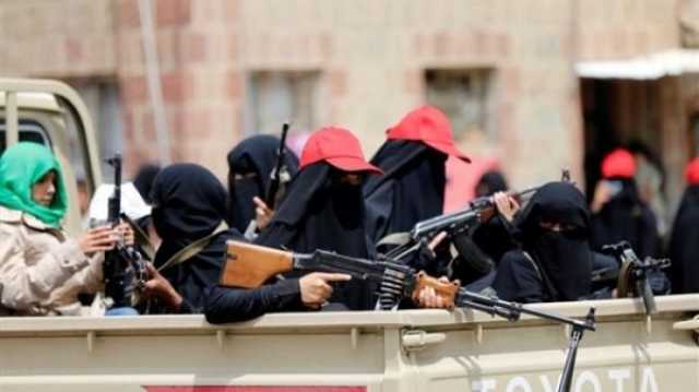 بمشاركة 'الزينبيات'.. حملة حوثية تداهم منازل المواطنين في رداع بالبيضاء