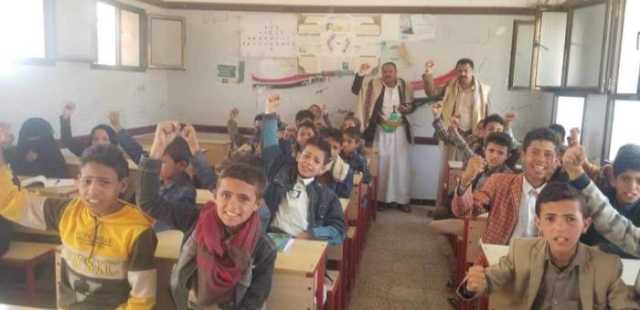دورات صيفية وتعبئة قتالية بإشراف داخلية الحوثيين في مدارس مهدمة بعتمة ذمار (تفاصيل وصور)