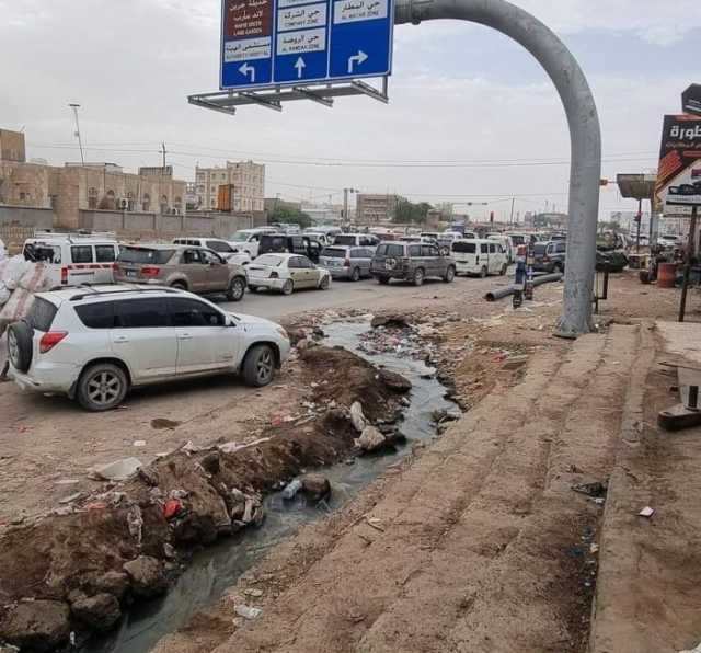 وفاة طفل نازح إثر سقوطه في حفرة صرف صحي بمأرب