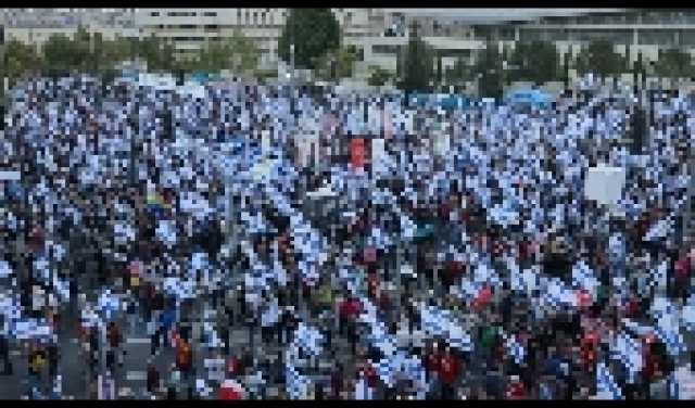 إعصار مدمر و نداءات استغاثة .. آلاف القتلى والمصابين جراء الفيضانات في ليبيا