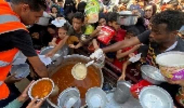 معجزة بعد 9 أيام.. إنقاذ أسرة فلسطينية في غزة من تحت الأنقاض وأجسامهم هياكل عظمية