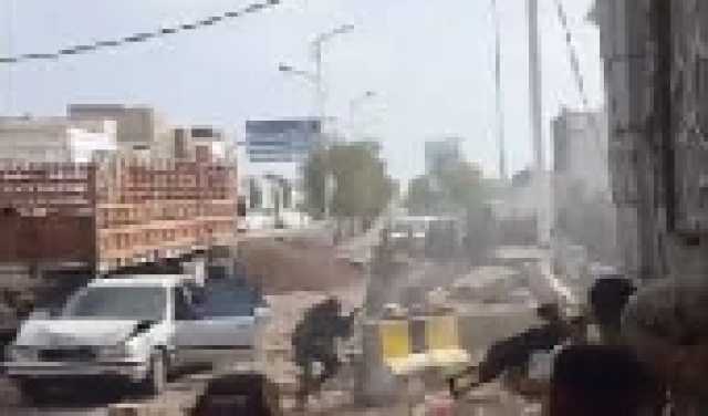 مأساة على طريق لحج.. مصرع 7 أشخاص في تصادم مروّع بين شاحنتين