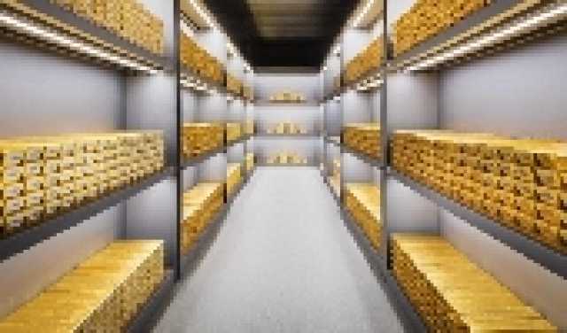 الذهب يسجل مكاسب للشهر الثالث على التوالي بعد خفض الفائدة الأميركية