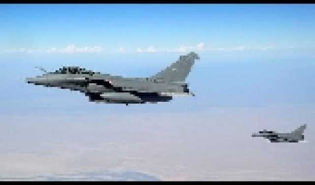 مصادر مطلعة تكشف تفاصيل غارات أمريكية استهدفت مواقع لتنظيم القاعدة في منطقة خورة بشبوة