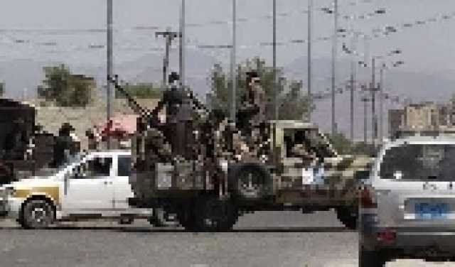 لقاء حاسم في الرياض.. العليمي للمبعوث الأممي: لن يتحقق السلام ما لم تتوقف جرائم الحوثيين