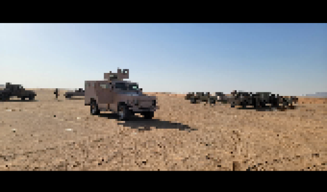 بريطانيا تعود إلى عدن بقوة… وزيرها يعلن اليمن «خط الدفاع الأول» في حرب تأمين البحر الأحمر