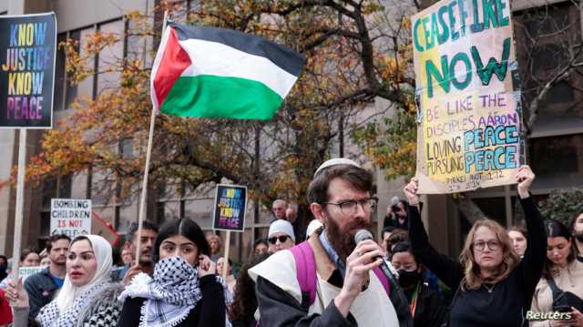 نظمه يهود.. احتجاج عند تمثال الحرية بنيويور للمطالبة بوقف القتال في غزة