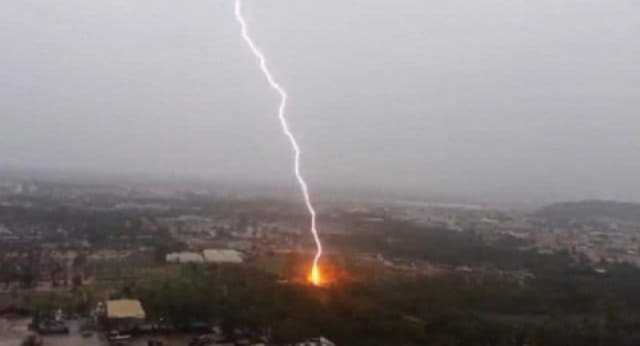 مقتل 5 أشخاص إثر صواعق رعدية شمالي اليمن