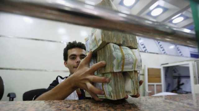محلات الصرافة تعلن السعر الجديد للدولار والريال السعودي أمام الريال اليمني صباح اليوم