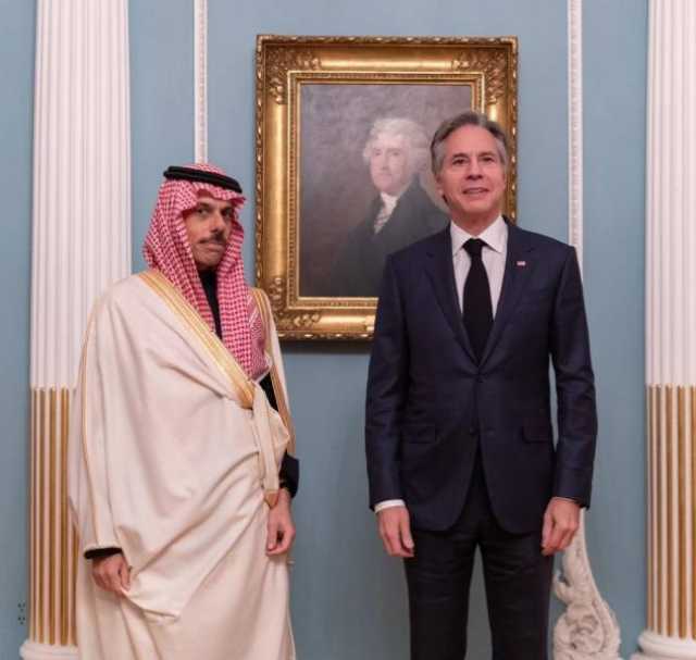 وزير الخارجية السعودي يبحث مع نظيره الأمريكي ضرورة وقف إطلاق النار بغزة