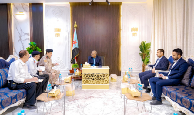 عيدروس الزبيدي يعلن موقفًا حاسمًا تجاه التصريحات الأمريكية لتشكيل تحالف دولي تحت مسمى ”حماية باب المندب وخليج عدن”