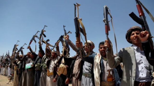 صحيفة بريطانية: خطة السلام في اليمن على مهب الريح وأمريكا تستعد لتوجيه الضربة القاضية
