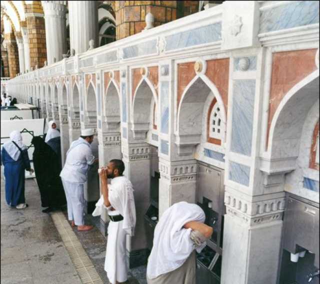 ما حكم شرب الماء أثناء الطواف