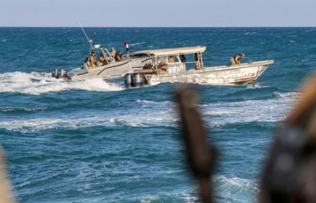 عاجل: الكشف عن عدد القتلى الحوثيين جراء القصف الأمريكي على زوارق بالبحر الأحمر