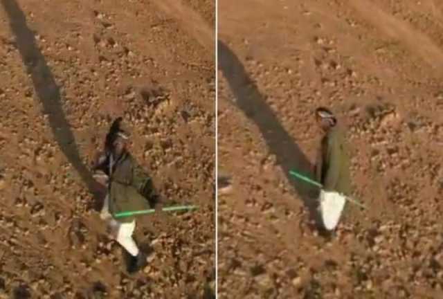 ”بالحجارة فقط ”شاهد..راعي أغنام يسقط طائرة درون اقتربت منه