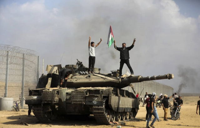 ليس ”حل الدولتين”.. مسؤول إماراتي كبير يقترح حلا ”جديدا” للقضية الفلسطينية ينهي الصراع إلى الأبد