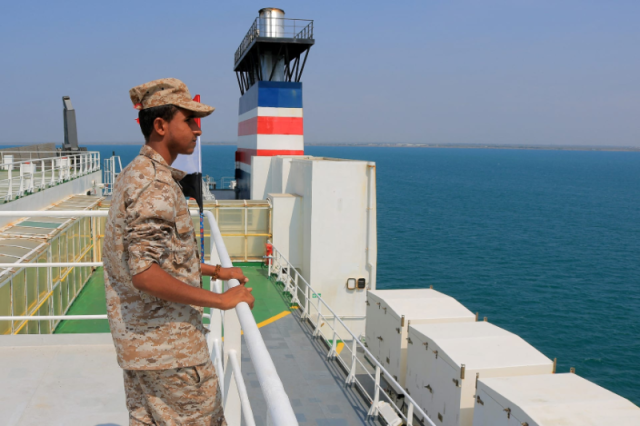 عاجل: البنتاغون يعلن عن خطة للرد على هجمات الحوثيين بالبحر الأحمر وحلف الناتو يستعد لضرب قواعدهم العسكرية