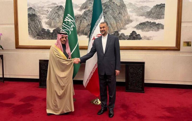 إيران تهرول نحو السعودية بعد ”هجوم غربي وشيك” على الحوثيين في اليمن