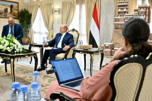 الرئيس العليمي: قدمنا التنازلات لأجل السلام ودعم القضية الفسطينية يكون بوحدة الصف العربي وإنهاء الحروب