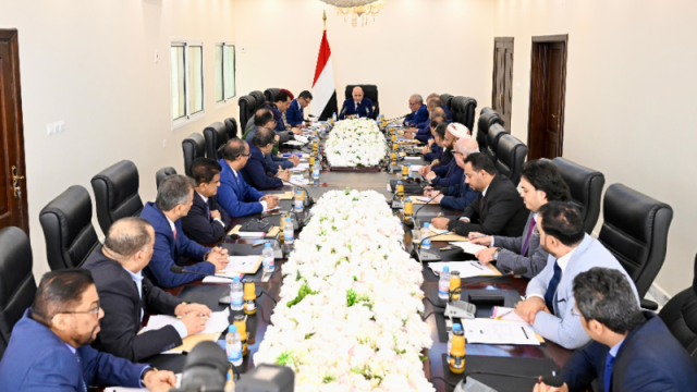 لطالما انتظرها الشعب.. الرئيس العليمي يحدد أولولية الحكومة الجديدة برئاسة ”بن مبارك”